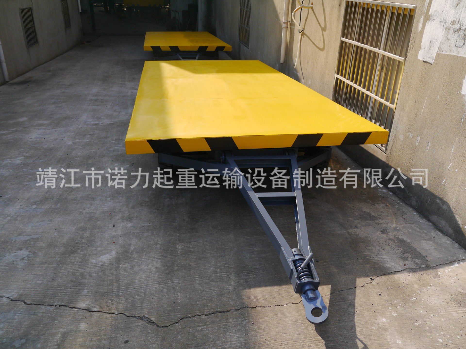 廠內工業(yè)平板拖車